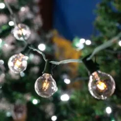 100 G40 Globe String Light Set With Clear Bulbs On Green Wire -Holiday Lights Sales 0032373 100 g40 globe string light set with clear bulbs on green wire