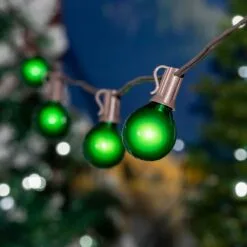 100 G40 Globe String Light Set With Green Bulbs On Brown Wire -Holiday Lights Sales 0032624 100 g40 globe string light set with green bulbs on brown wire