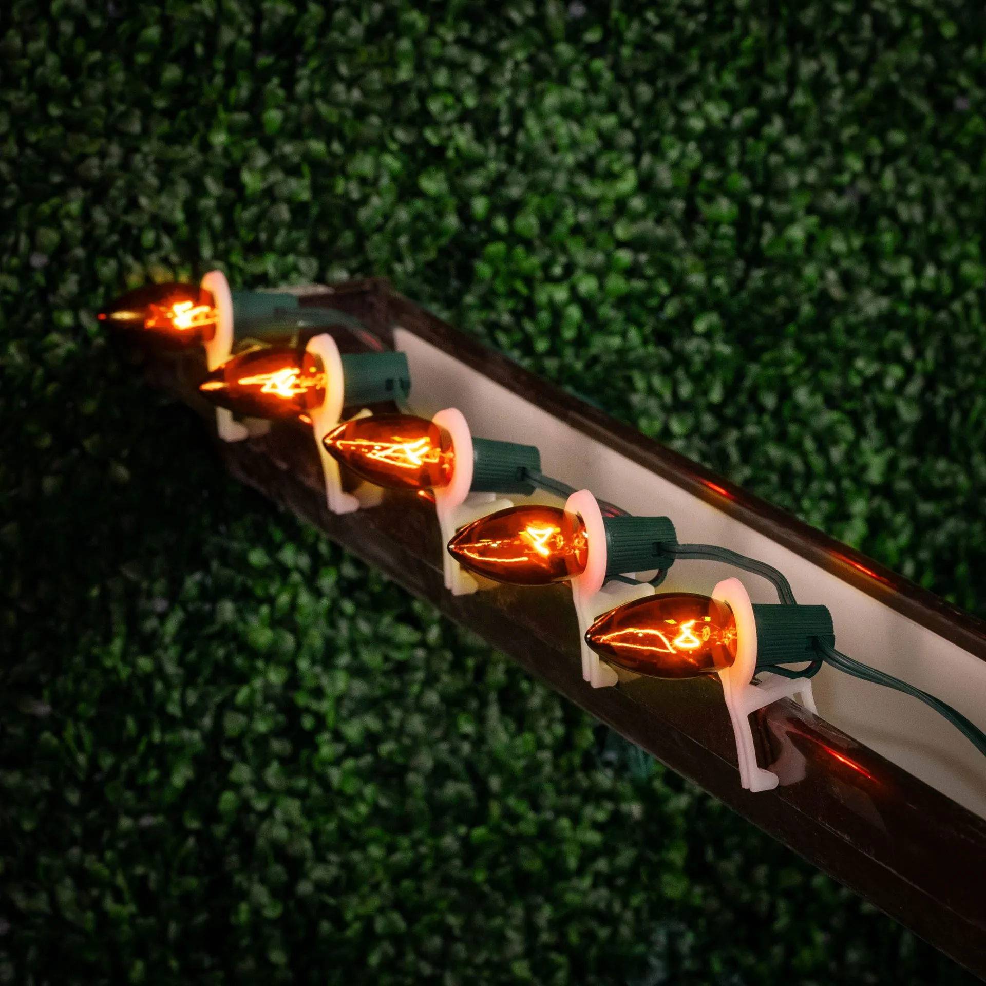 100 C9 Christmas Light Set - Orange Bulbs - Green Wire 8 100 C9 Christmas Light Set - Orange Bulbs - Green Wire - Image 8